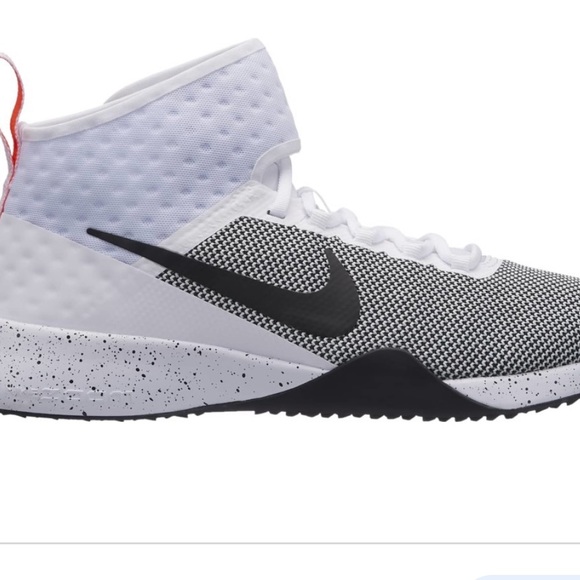 nike air zoom strong 2
